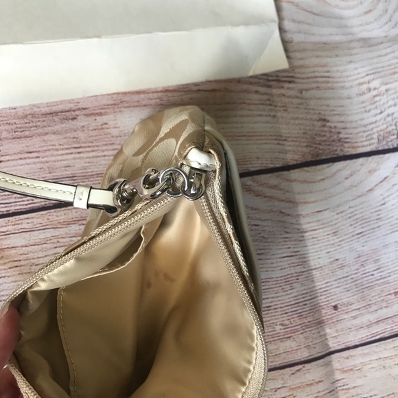 Coach wristlet - Picture 3 of 4